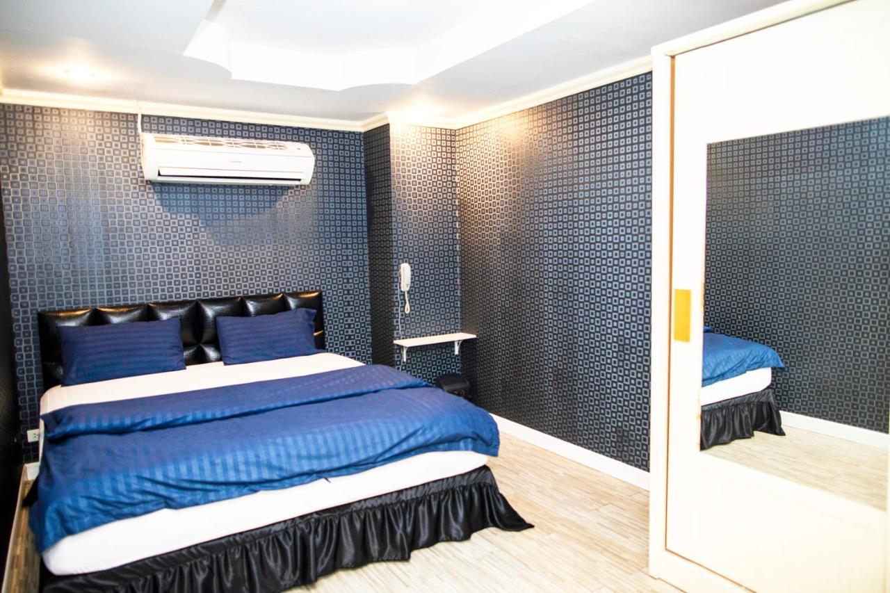 Merry Inn Suites Pattaya Esterno foto