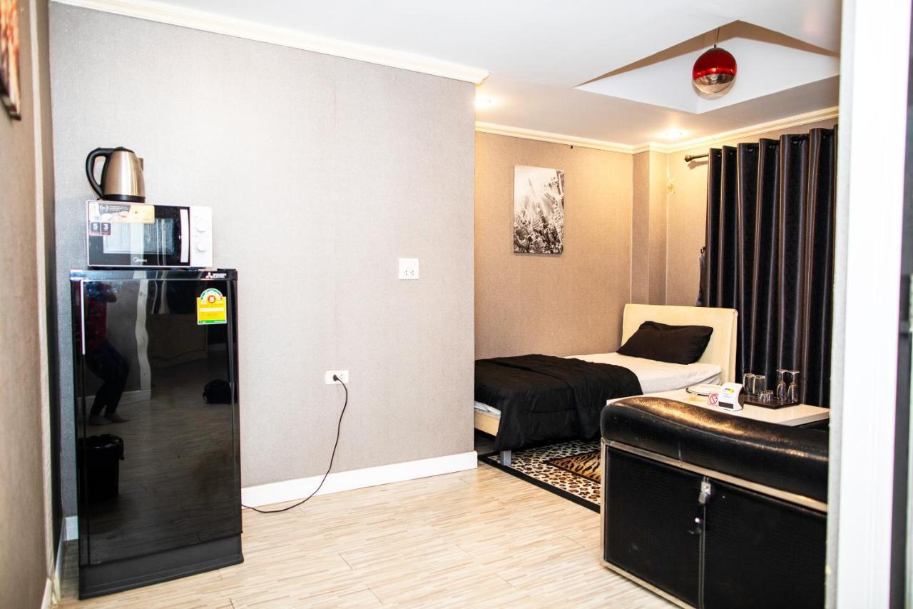 Merry Inn Suites Pattaya Esterno foto